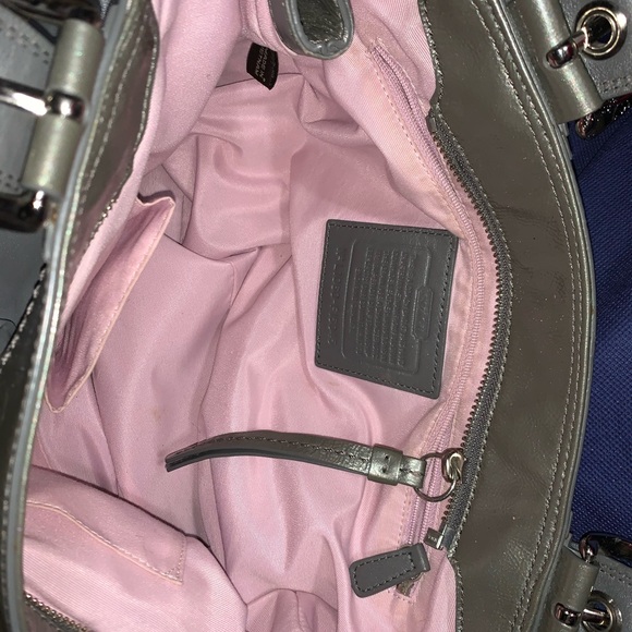 Authentic Coach bag. - Picture 3 of 8